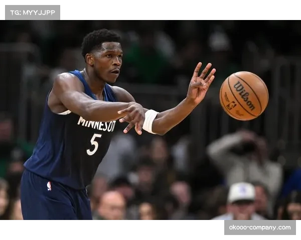 森林狼大胜老鹰稳排名 爱德华兹30分引领球队攻势